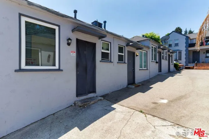 11472 Ventura E, Studio City, California 91604