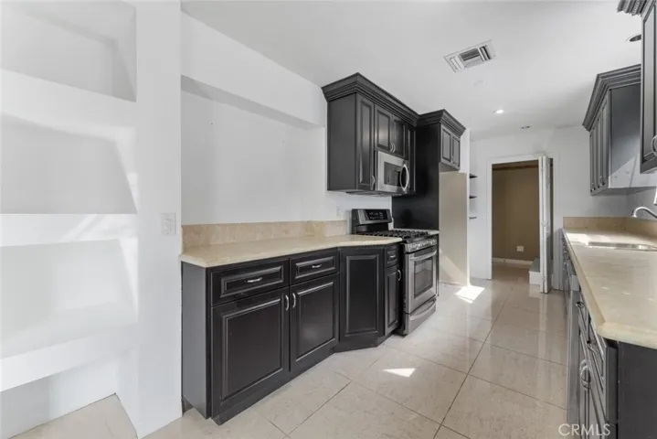 22730 Criswell Street, West Hills, California 91307