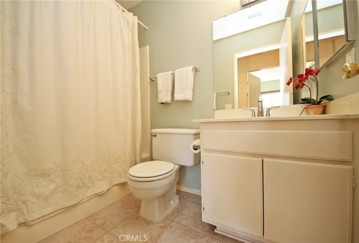 Main bathroom