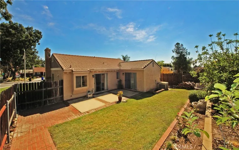 Corner lot privacy