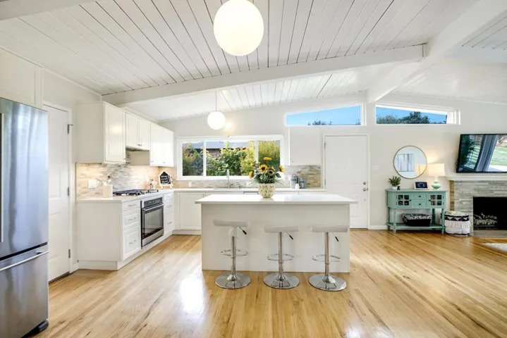 , Mountain View, California 94043