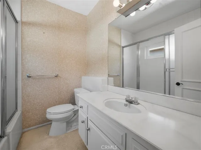 Upstairs Bathroom in Bedroom 2
