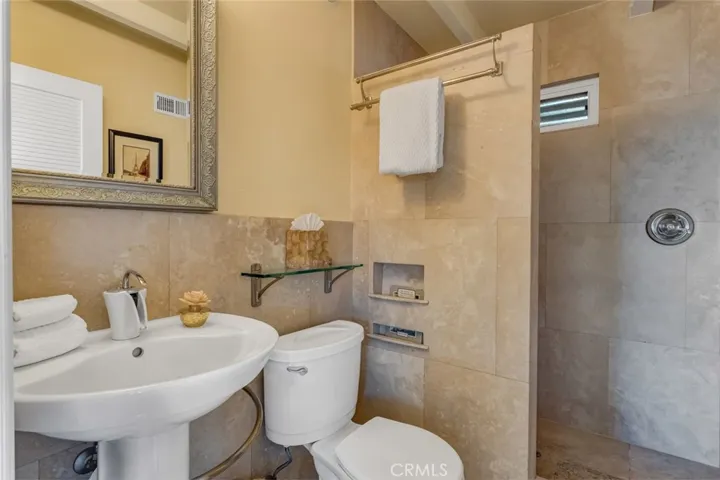 1071 Oro Street, Laguna Beach, California 92651