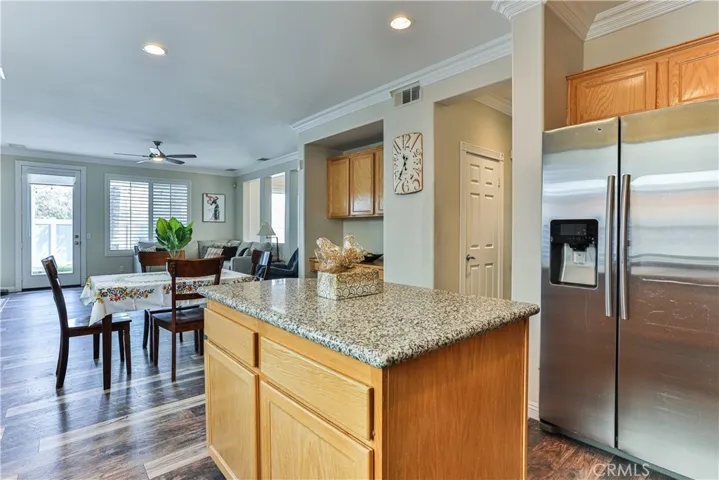 In the hallway is located the spacious pantry