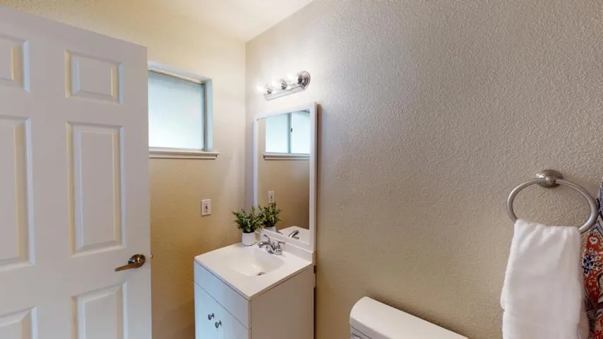 , Gilroy, California 95020