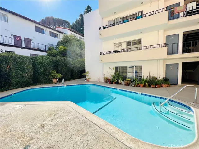 association pool