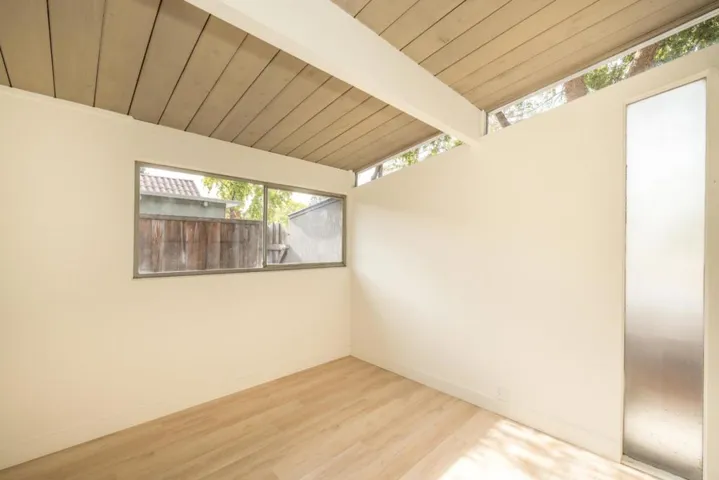 , Palo Alto, California 94306
