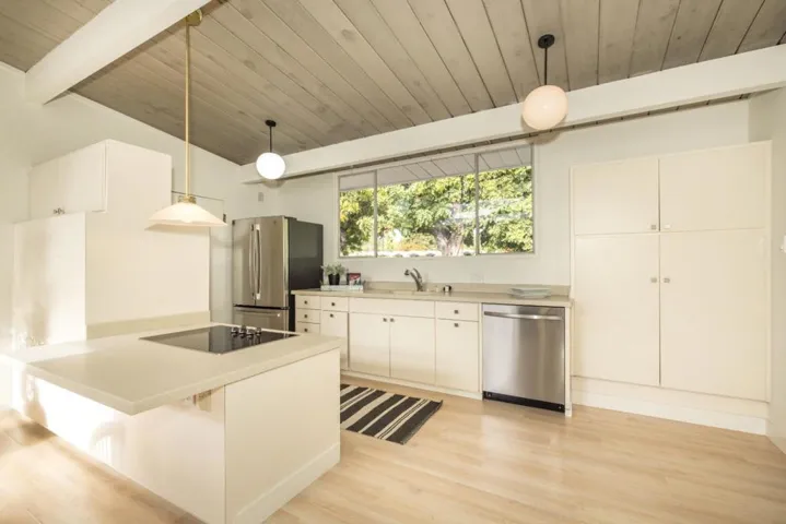 , Palo Alto, California 94306