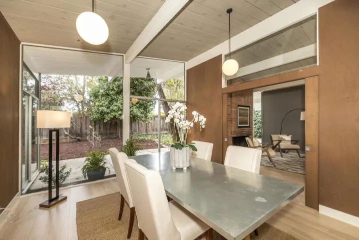 , Palo Alto, California 94306