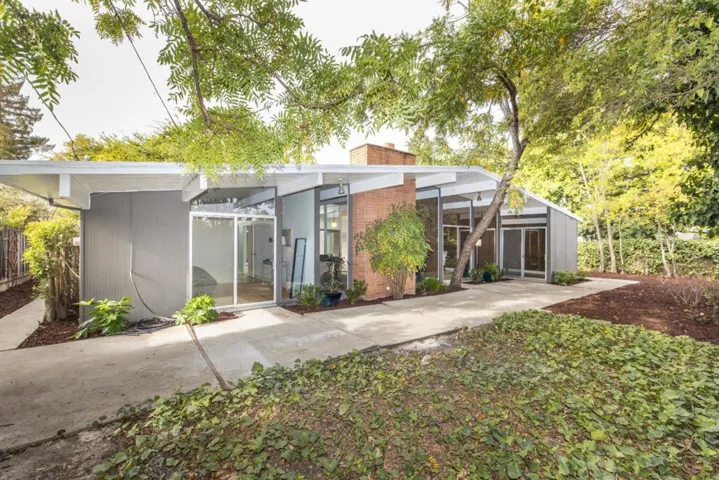 , Palo Alto, California 94306