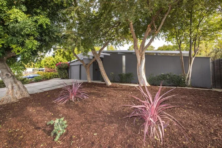 , Palo Alto, California 94306