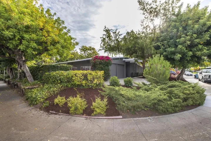 , Palo Alto, California 94306