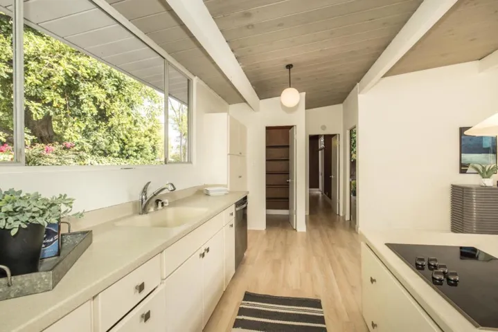 , Palo Alto, California 94306