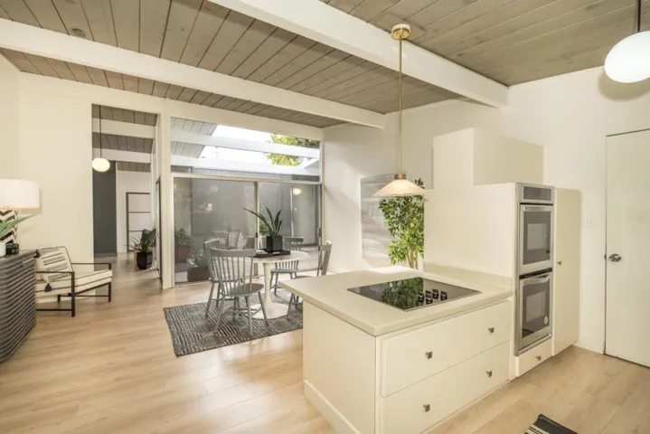 , Palo Alto, California 94306