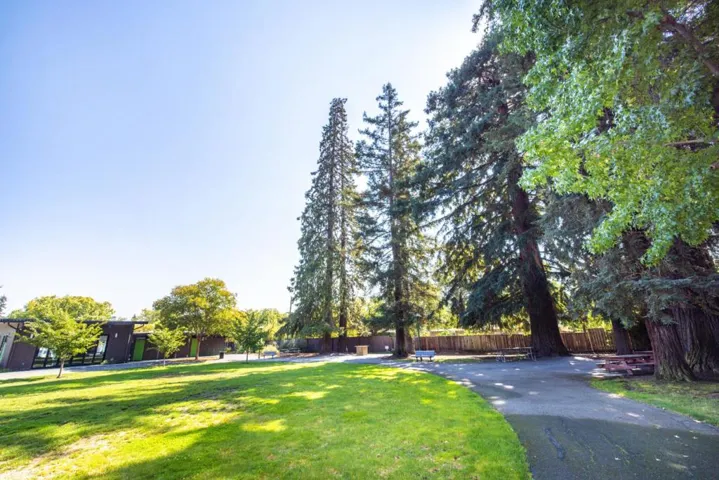 , Palo Alto, California 94306