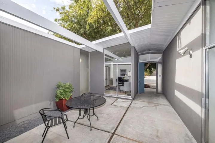 , Palo Alto, California 94306