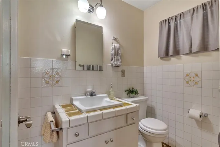 11410 205th Street, Lakewood, California 90715