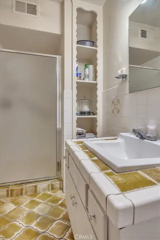11410 205th Street, Lakewood, California 90715