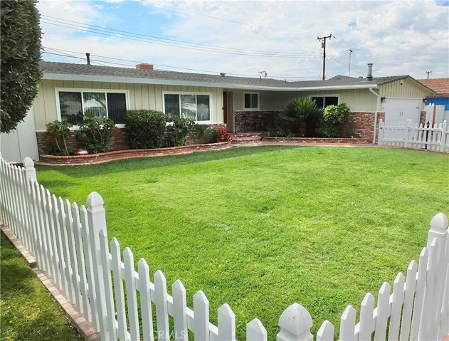 Luscious, well-maintained, large front yard!