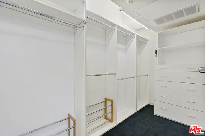 1131 Alta Loma Road 422, West Hollywood, California 90069
