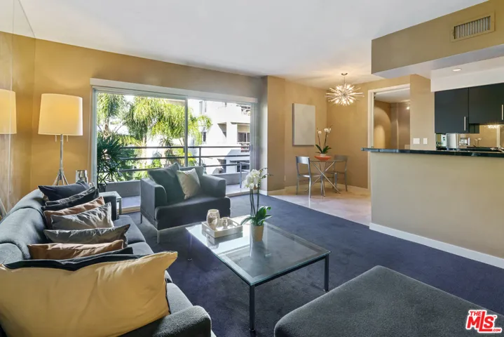 1131 Alta Loma Road 422, West Hollywood, California 90069