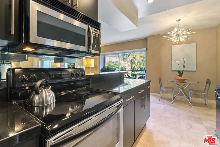 1131 Alta Loma Road 422, West Hollywood, California 90069