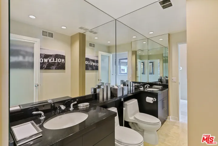 1131 Alta Loma Road 422, West Hollywood, California 90069