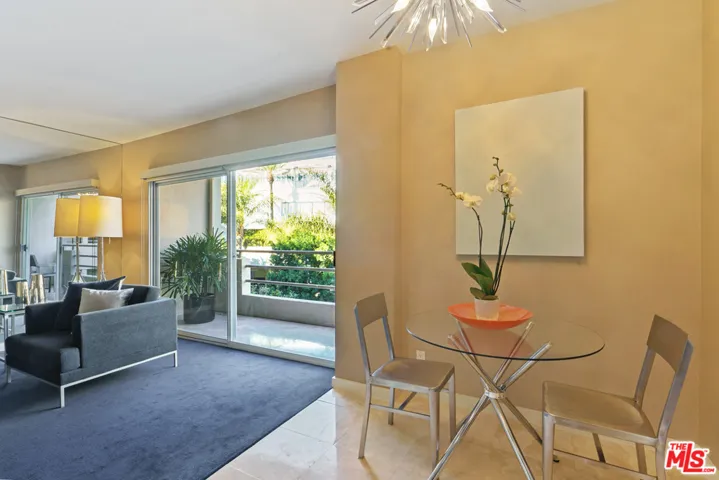 1131 Alta Loma Road 422, West Hollywood, California 90069