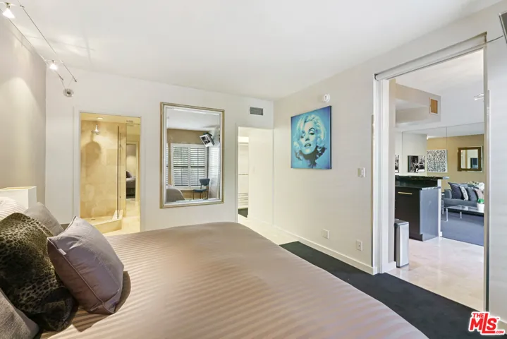 1131 Alta Loma Road 422, West Hollywood, California 90069
