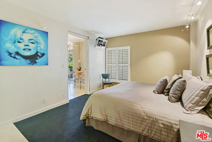 1131 Alta Loma Road 422, West Hollywood, California 90069