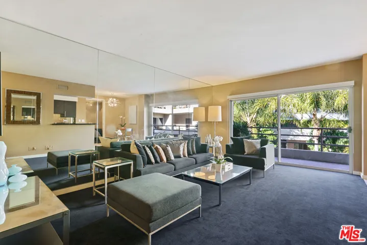 1131 Alta Loma Road 422, West Hollywood, California 90069