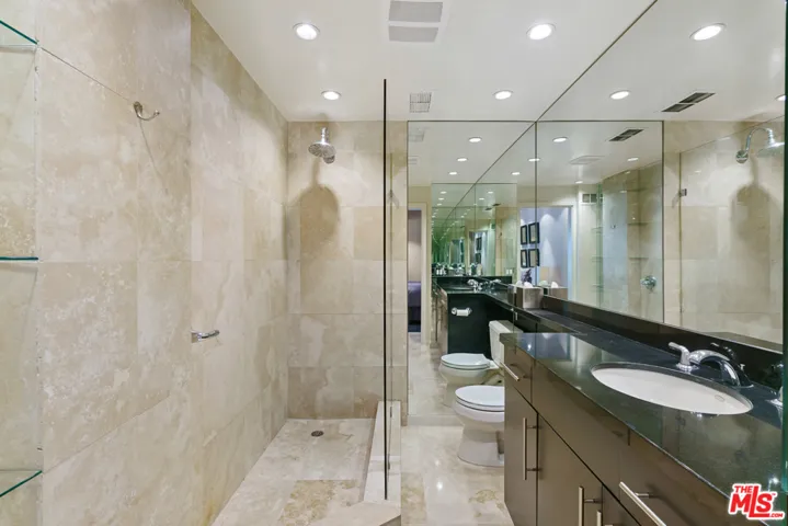 1131 Alta Loma Road 422, West Hollywood, California 90069