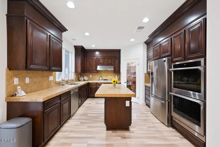 4321 Persimmon Street  -  HsHProd-46