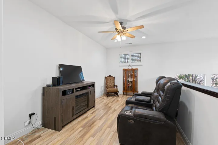 4321 Persimmon Street  -  HsHProd-63