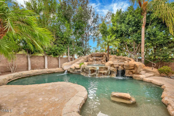 4321 Persimmon Street  -  HsHProd-23