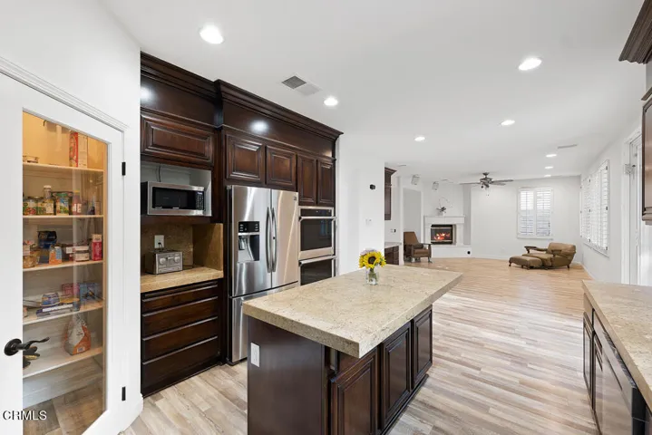 4321 Persimmon Street  -  HsHProd-51