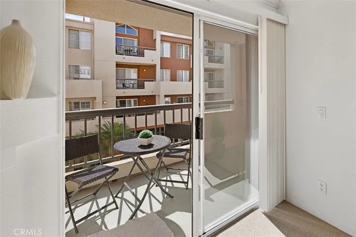 Balcony / outdoor patio area