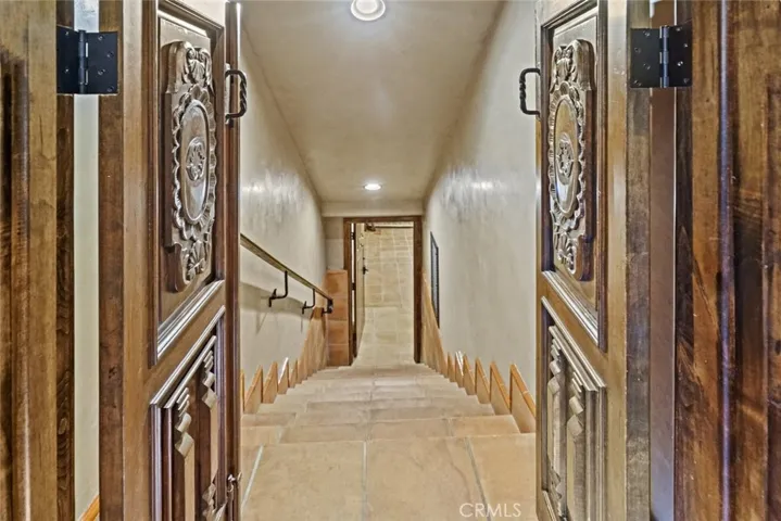3927 Berry Drive, Studio City, California 91604