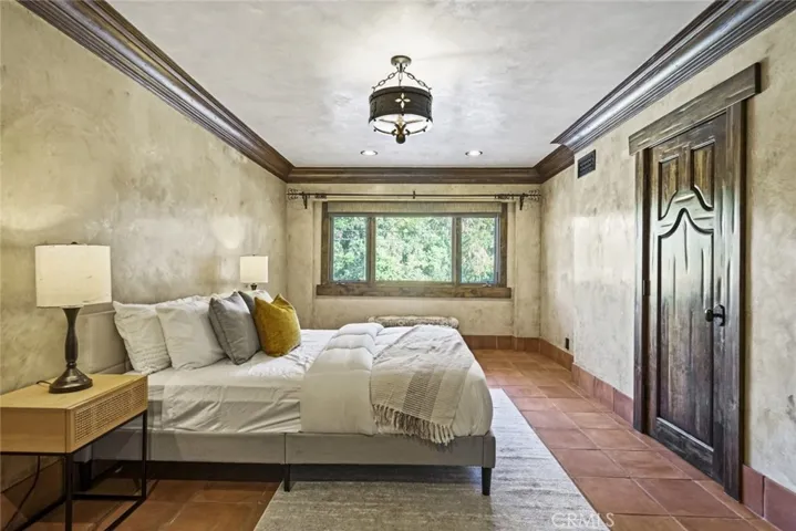 3927 Berry Drive, Studio City, California 91604