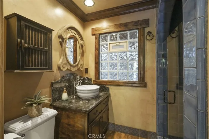3927 Berry Drive, Studio City, California 91604