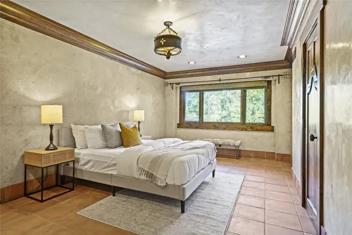 3927 Berry Drive, Studio City, California 91604