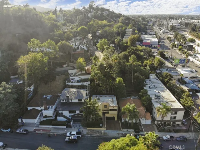 3927 Berry Drive, Studio City, California 91604