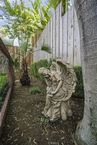 3927 Berry Drive, Studio City, California 91604