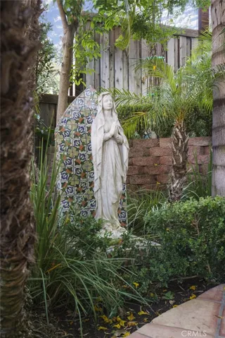 3927 Berry Drive, Studio City, California 91604