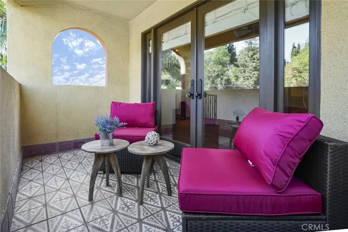 3927 Berry Drive, Studio City, California 91604
