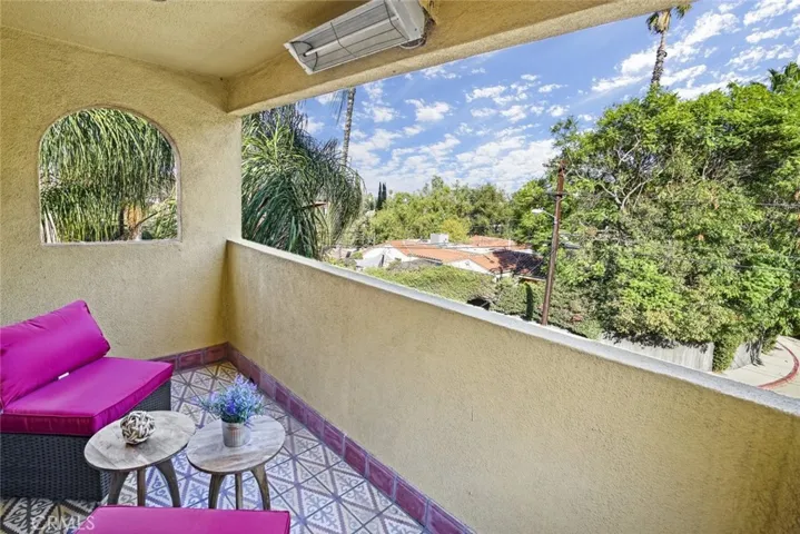 3927 Berry Drive, Studio City, California 91604