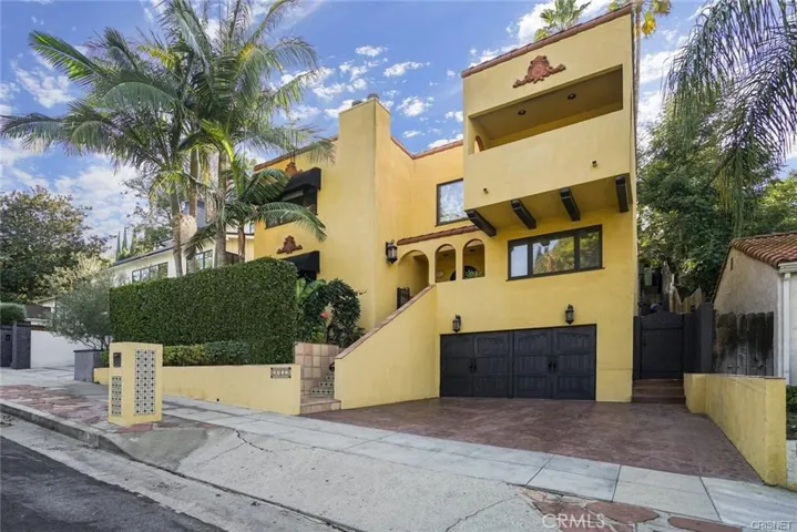 3927 Berry Drive, Studio City, California 91604