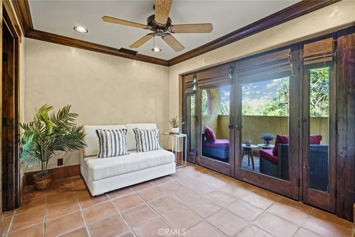 3927 Berry Drive, Studio City, California 91604
