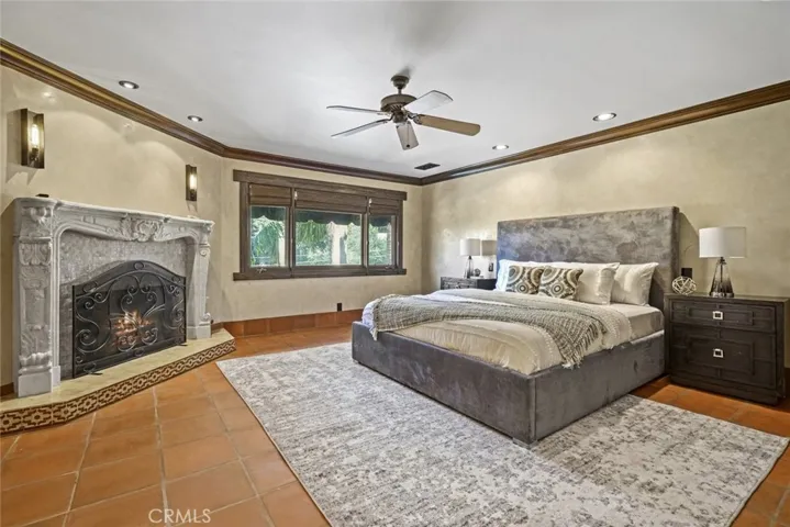 3927 Berry Drive, Studio City, California 91604