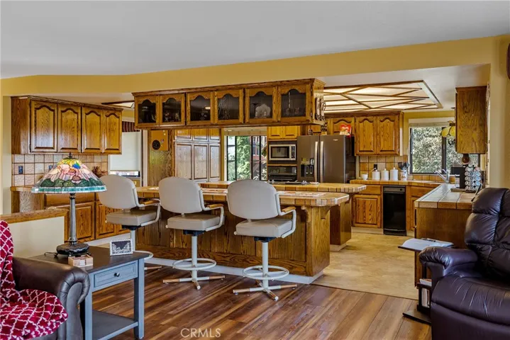 Breakfast Bar and kitchen Island